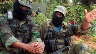 Dos miembros del ELN en una imagen del 18 de abril.