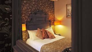 Quarto do hotel La Tour d'Auvergne