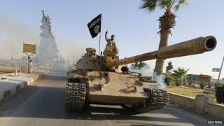 Tanque de los rebeldes en Raqqa, Siria