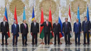 Лидеры стран СНГ на саммите Содружества в Минске в октябре 2013 года