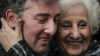 Guido e sua avó, Estella de Carlott | Foto: EPA
