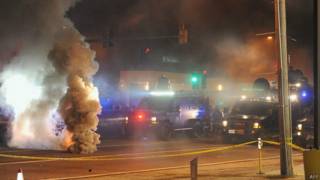 Disturbios en Ferguson la noche del domingo.
