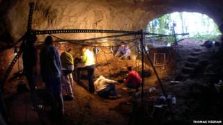 Escavações arqueológicas em Cueva Morin, na Espanha | Foto: Thomas Higham