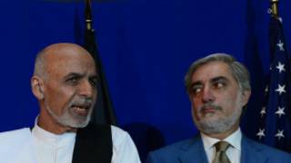Accord de partage du pouvoir en Afghanistan: Ashraf Ghani (à gauche) devient président et Abdullah Abdullah nomme le PM.