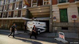 Los King fueron arrestados por la policía española el sábado.