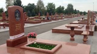 Могилы детей, погибших при теракте в Беслане