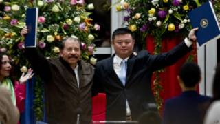 不過,雖然尼國官方和HKND對這一項目深表樂觀,但這一項目的爭議之處,不僅是其將改變尼國的地質面貌,對環境產生可能的破壞,還在其背後的資方,42歲的中國商人王靖的「神秘」背景。