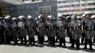 惠州博羅縣政府前防暴警察列隊(14/9/2014)