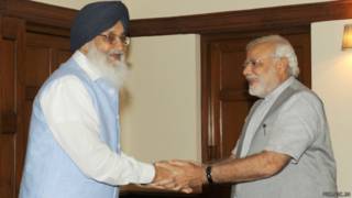 प्रकाश सिंह बादल और नरेंद्र मोदी