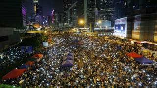 香港「佔領中環」示威者在金鐘佔領區集會(10/10/2014)
