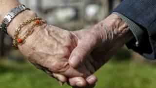 英國150萬年長男性將會過上獨居生活