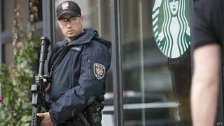 policía de Ottawa vigila alrededores del parlamento de Canadá