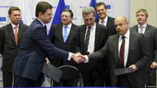 Министры энергетики России Александр Новак (слева) и Украины Юрий Продан