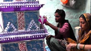 ताज़िये बनाते सुन्नी
