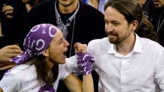 Participante del último congreso de Podemos muestra su entusiasmo a Pablo Iglesias