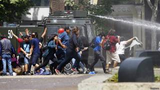 Mapuches protestan en Santiago