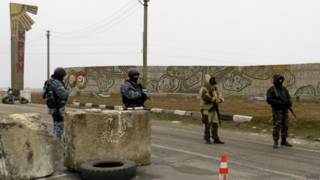 Российский блок-пост на границе Крыма