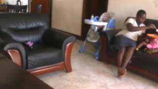 Video niñera Uganda