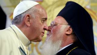 Papa Francisco y patriarca ortodoxo Bartolomé I