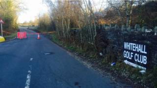Đường dẫn vào sân golf Whitehall, Abercynon, xứ Wales