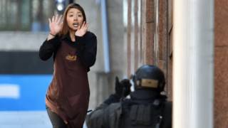 Rehén sale libre en Sidney