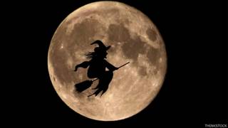 Silueta de una bruja