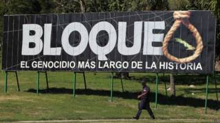 Cartel sobre embargo en Cuba.