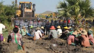 လက်ပံတောင်းမှာ တောင်သူတွေဆန္ဒပြ