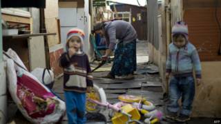 Comunidade roma perto de Paris (AFP)