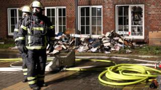 Bombeiros trabalham no edifício do Morgenpost