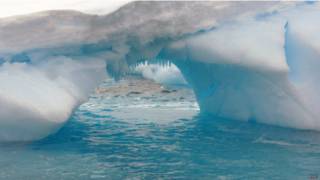 Témpano de hielo en Antártica