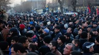 демонстранты в гюмри