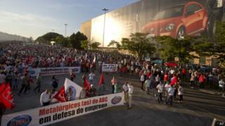 Protesto demissões (AP)