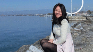 對於一個喜愛港式甜品的英國女留學生來說,沒有什麼比吃到正宗的港式「冰皮月餅」更開心的了