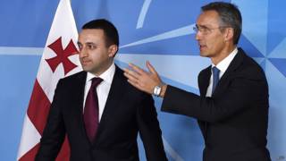 Премьер-министр Грузии Ираклий Гарибашвили и генсек НАТО Йенс Столтенберг