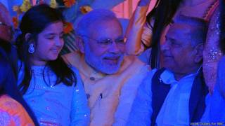 मोदी भी मौजूद थे लालू की बेटी के तिलक के मौके पर