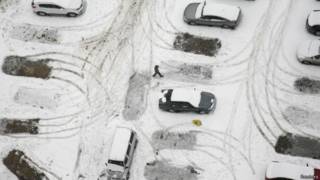 哈爾濱一個積雪的停車場