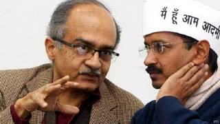 प्रशांत भूषण और अरविंद केजरीवाल (फ़ाइल फोटो)