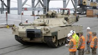 Американские танки в рижском порту