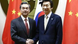 中國外交部部長王毅與韓國外交部長官尹炳世周六舉行了會晤