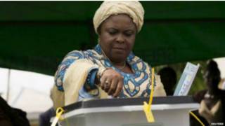 Mama Patience Jonathan akipiga kura Jumamosi