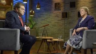 Michelle Bachelet con Don Francisco