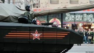 Танк с георгиевской лентой