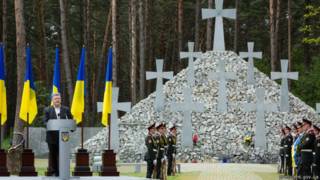 Петро Порошенко у заповіднику" Биківнянські могили"