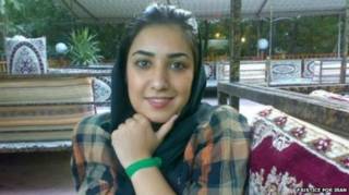 آتنا فرقدانی