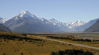 newzealand hiker body aoraki mount cook