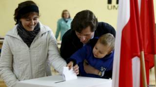 Голосование во втором туре выборов президента Польши
