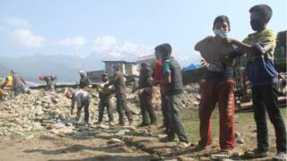 पुनर्निर्माणमा स्थानीयबासी