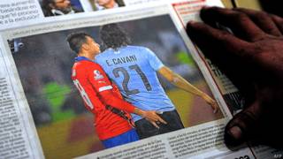 Jara agrede a Cavani