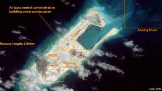 本周公布的最新圖像顯示,中國正在南海爭議島礁上修建類似軍事基地的設施。